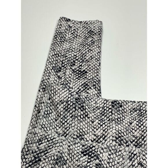Balance Collection Women's Snakeskin Pull On Leggings Gray & White Size Medium - Picture 3 of 6